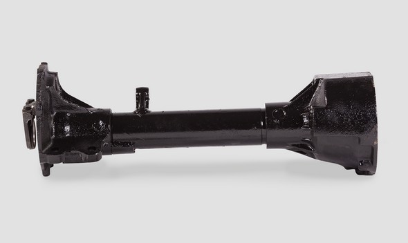 Картер заднего редукторного моста с кожухами полуоси правый